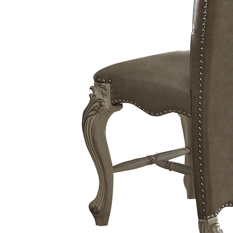Chaise de comptoir en bois rembourrée en similicuir avec garniture cloutée, gris et blanc, lot de deux