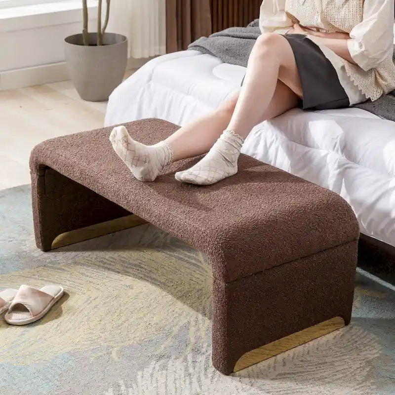 Banc avec pieds en métal doré